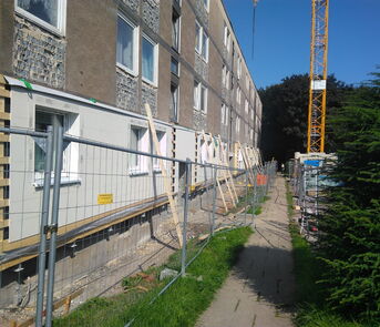 Außenansicht Objekt Moerikestraße während des Umbaus
