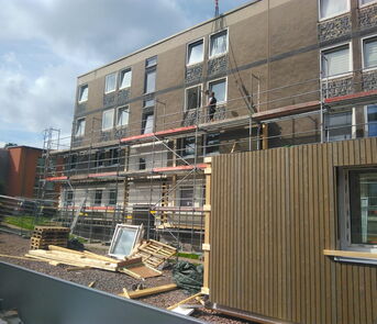 Außenansicht Objekt Moerikestraße während des Umbaus