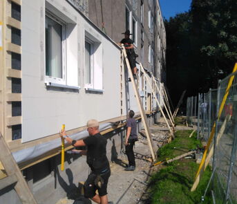 Außenansicht Objekt Moerikestraße während des Umbaus